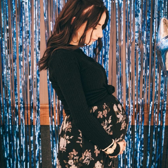 Meet your Posher, Devyn - Picture 2 of 3